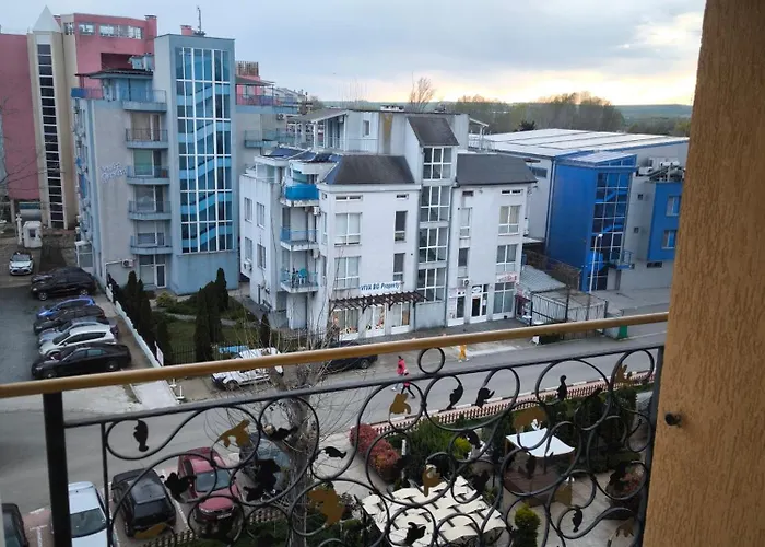 Excellent On The 6th Floor Apartment *